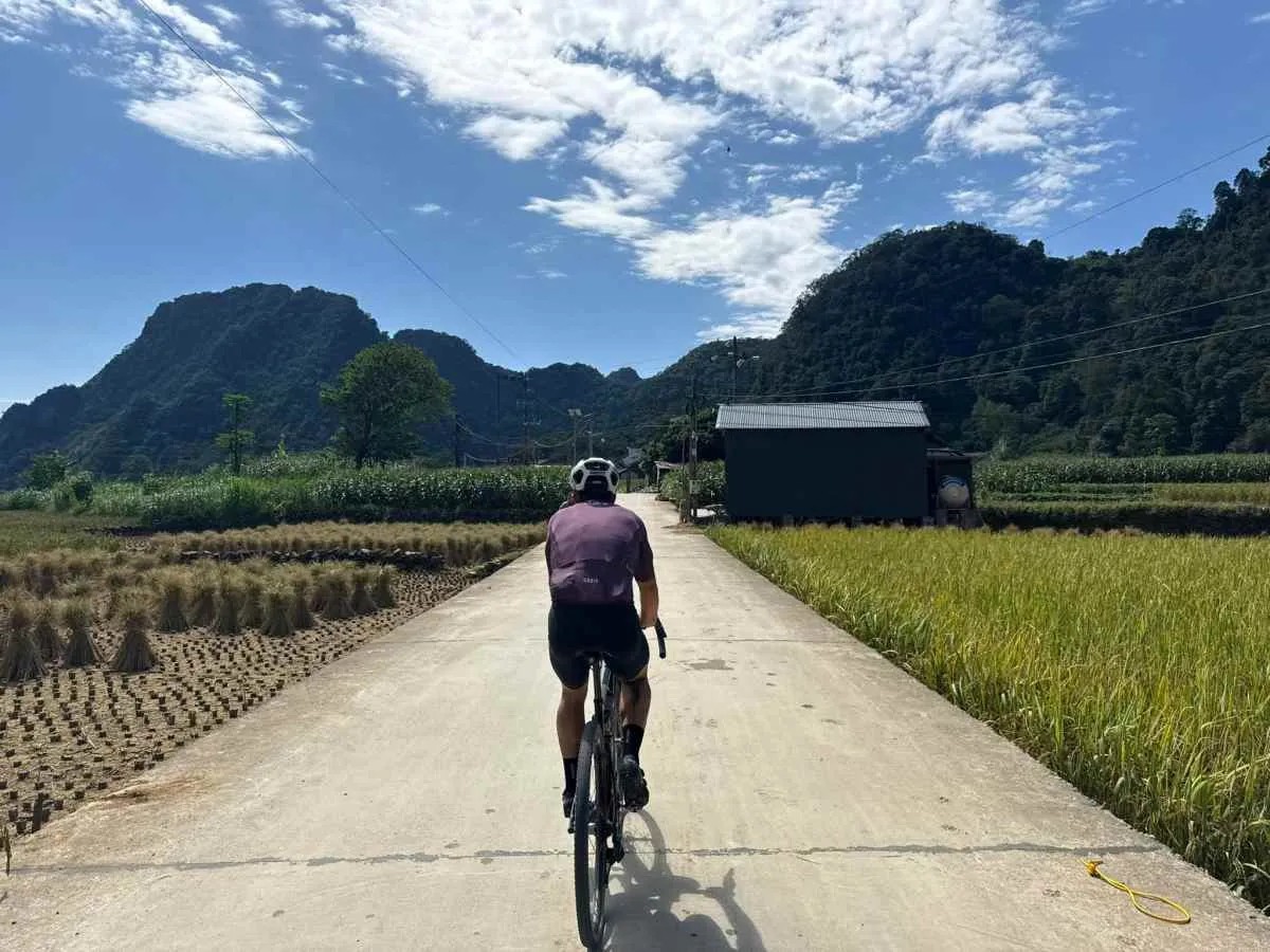 Vietnam Cycling Journey: Local Life, Landscapes & Connection, photo 4 of 12